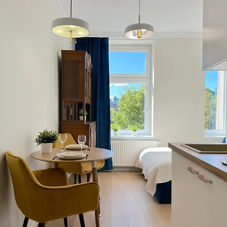 Seredino Navy Apartment- Modern Comfort In A Quiet Location, 5 Minutes To Old Town & Seaside Apartment Gdansk