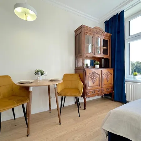 Appartement Seredino Navy Apartment- Modern Comfort In A Quiet Location, 5 Minutes To Old Town & Seaside