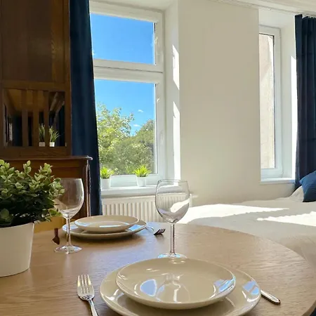 Seredino Navy Apartment- Modern Comfort In A Quiet Location, 5 Minutes To Old Town & Seaside Appartement Gdańsk