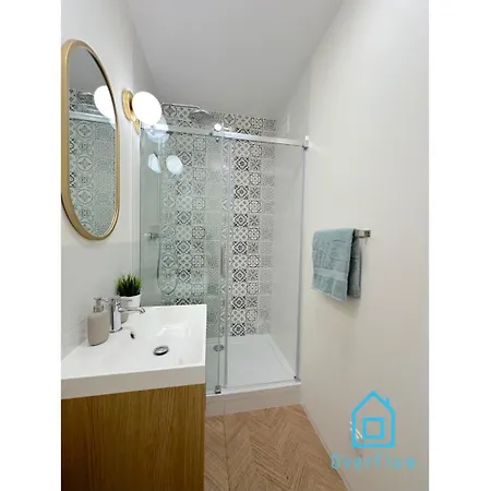 Apartment Seredino Navy Apartment- Modern Comfort In A Quiet Location, 5 Minutes To Old Town & Seaside Gdansk