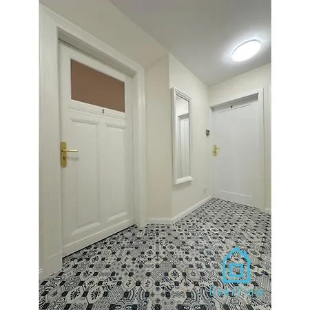 Seredino Navy Apartment- Modern Comfort In A Quiet Location, 5 Minutes To Old Town & Seaside Appartement *