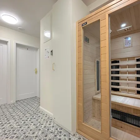 Seredino Navy Apartment- Modern Comfort In A Quiet Location, 5 Minutes To Old Town & Seaside Gdansk